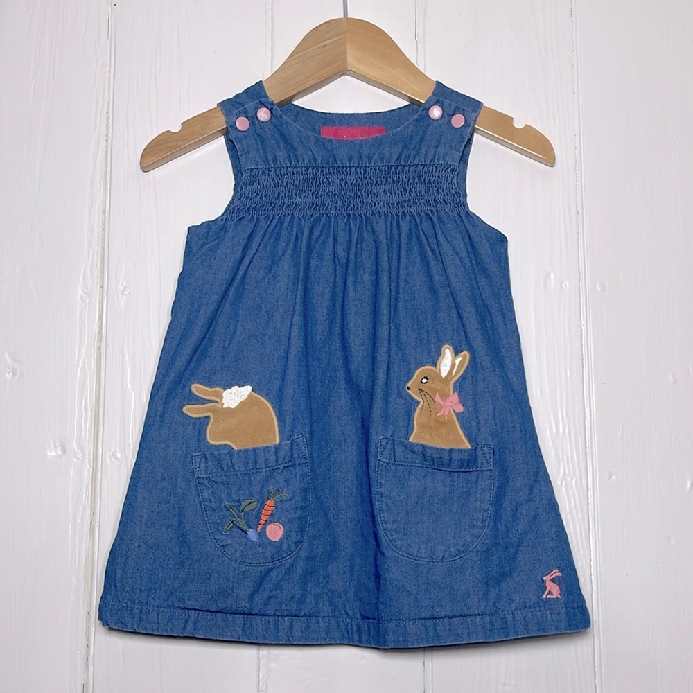 JOULES EUC Smocked Bunny Embroidered Appliqué Chambray Pinafore Spring Dress